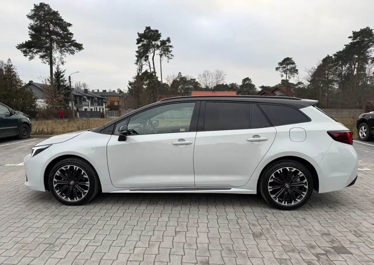 Toyota Corolla 1.8 Hybrid GR Sport 2024 - Легковые автомобили (Авто) в Москва