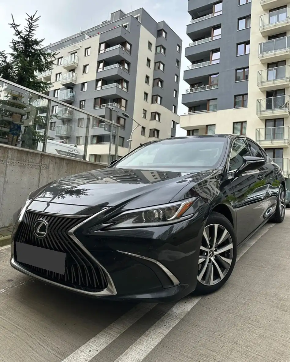 Lexus ES 2018 VII поколение/XZ10 250 AT - Легковые автомобили (Авто) в Москва