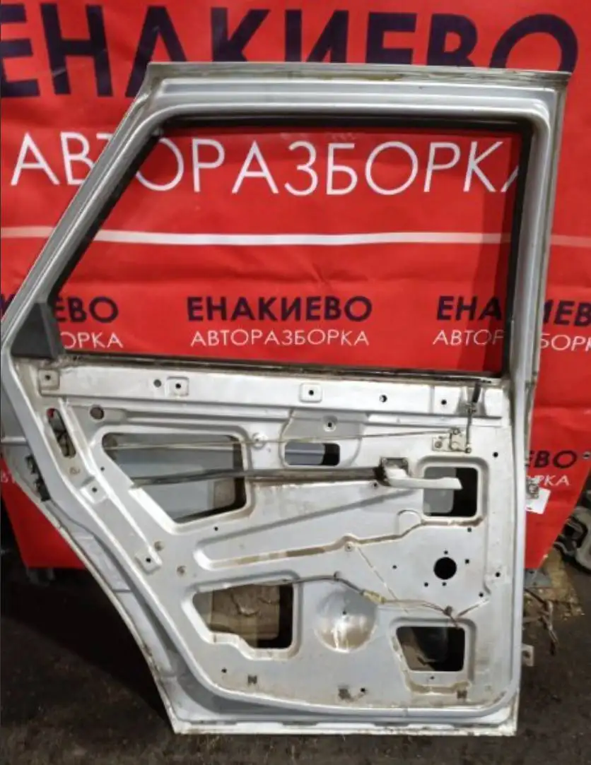 Продажа автомобильных дверей на разборке в Енакиево - Кузовные детали (Запчасти) в Енакиево