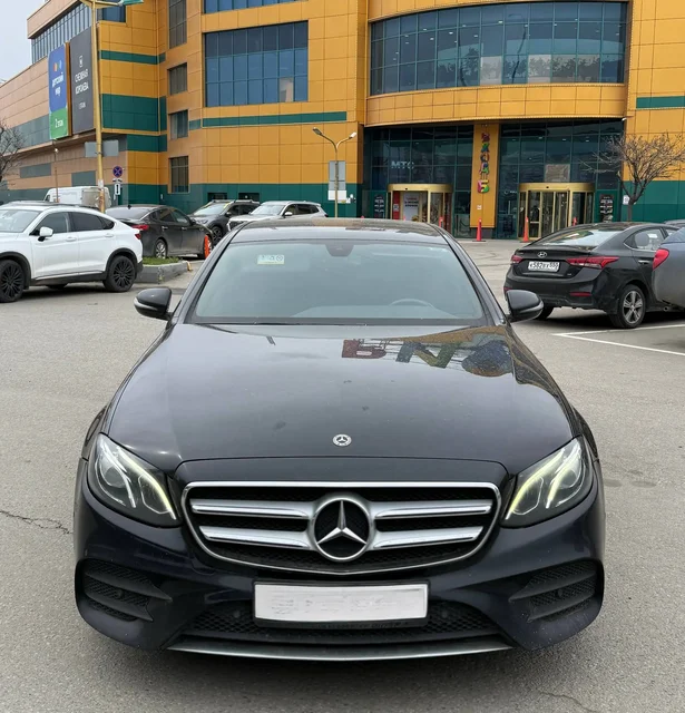 Mercedes-Benz E-KLASSE W213 2020 года выпуска - Грузовики и фургоны в Москва