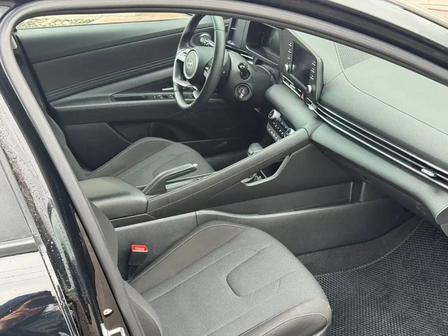 Продажа Hyundai Elantra 2024 года с пробегом 120 тыс. км - Внедорожники/кроссоверы в Москва