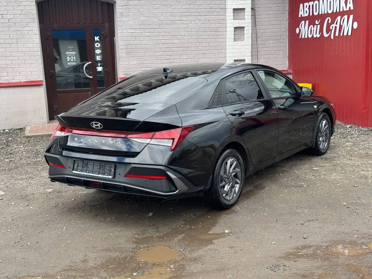 Продажа Hyundai Elantra 2024 года с пробегом 120 тыс. км - Авто в Москва