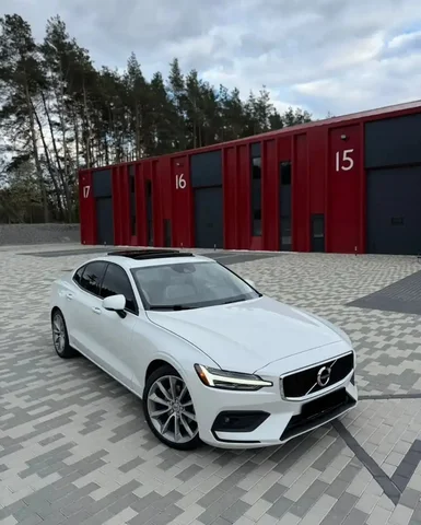 Volvo S60 2021 - Авто в Москва