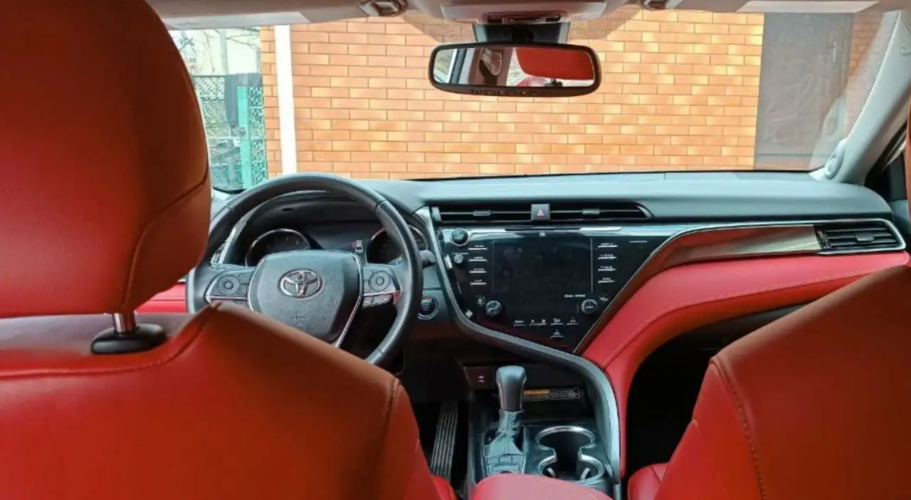 Toyota Camry 2019 - Легковые автомобили (Авто) в Москва