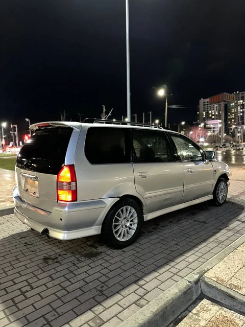 Mitsubishi Chariot 1998 года - Госномер в Москва