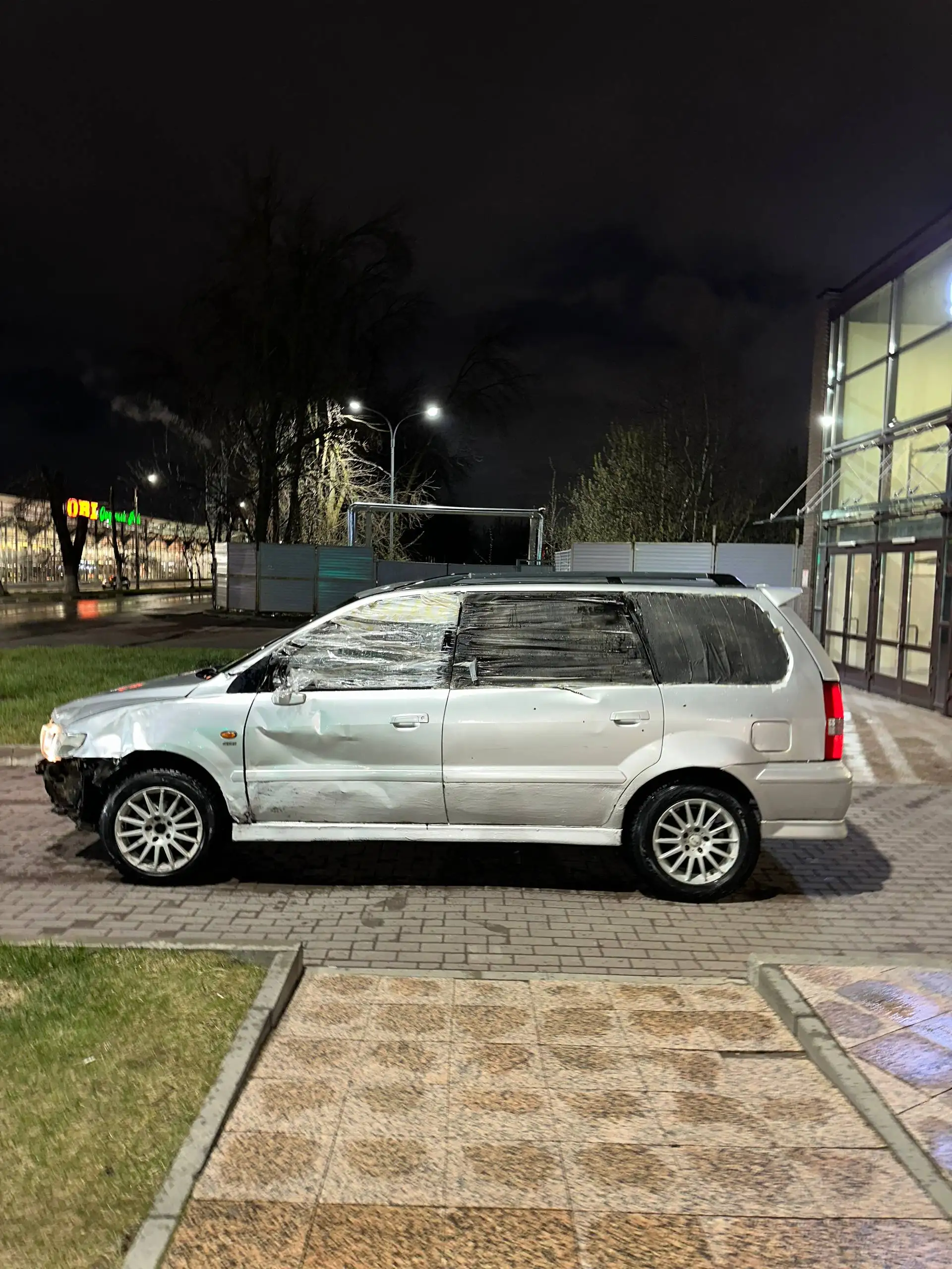 Mitsubishi Chariot 1998 года - Легковые автомобили (Авто) в Москва