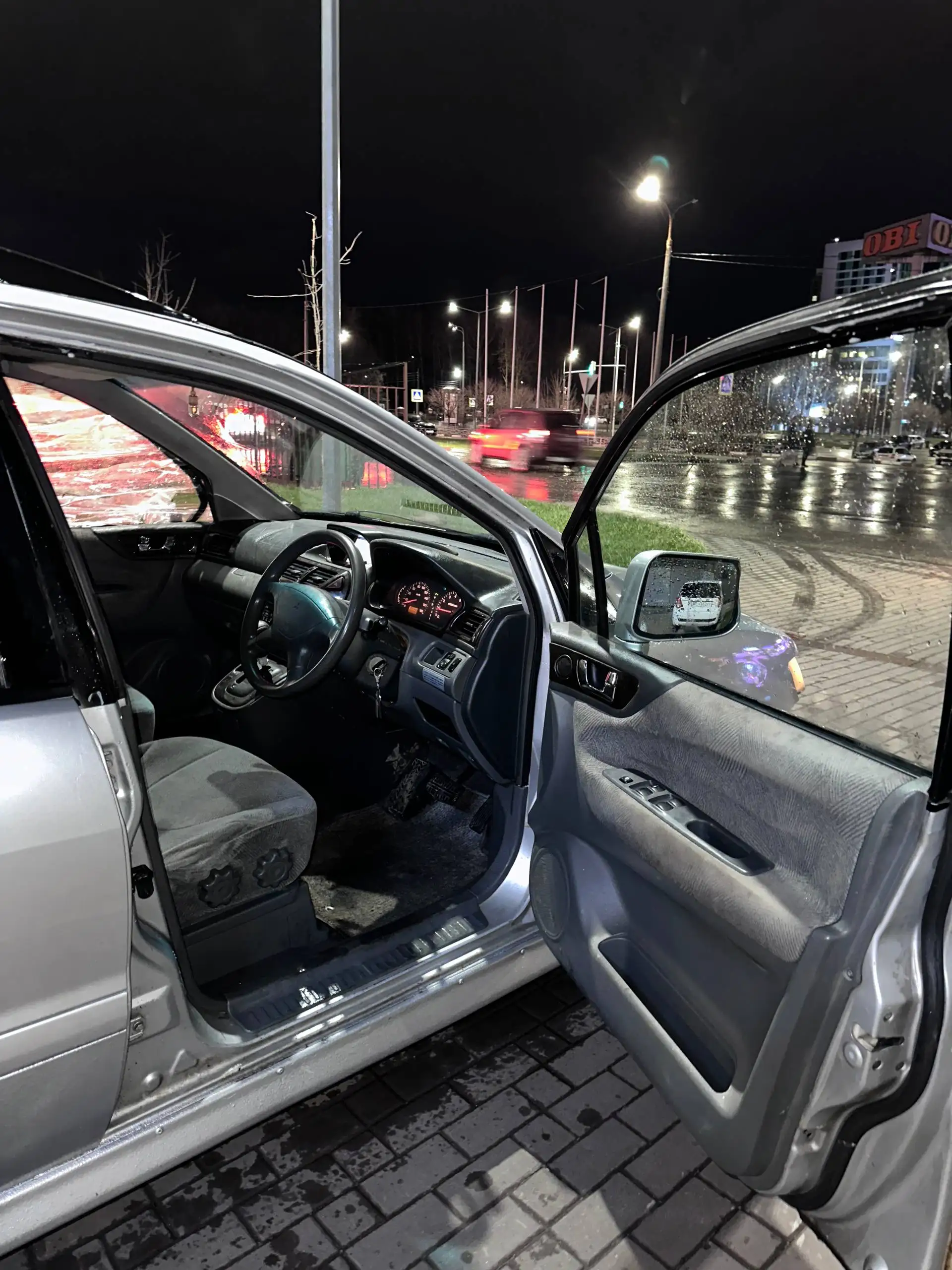 Mitsubishi Chariot 1998 года - Легковые автомобили (Авто) в Москва