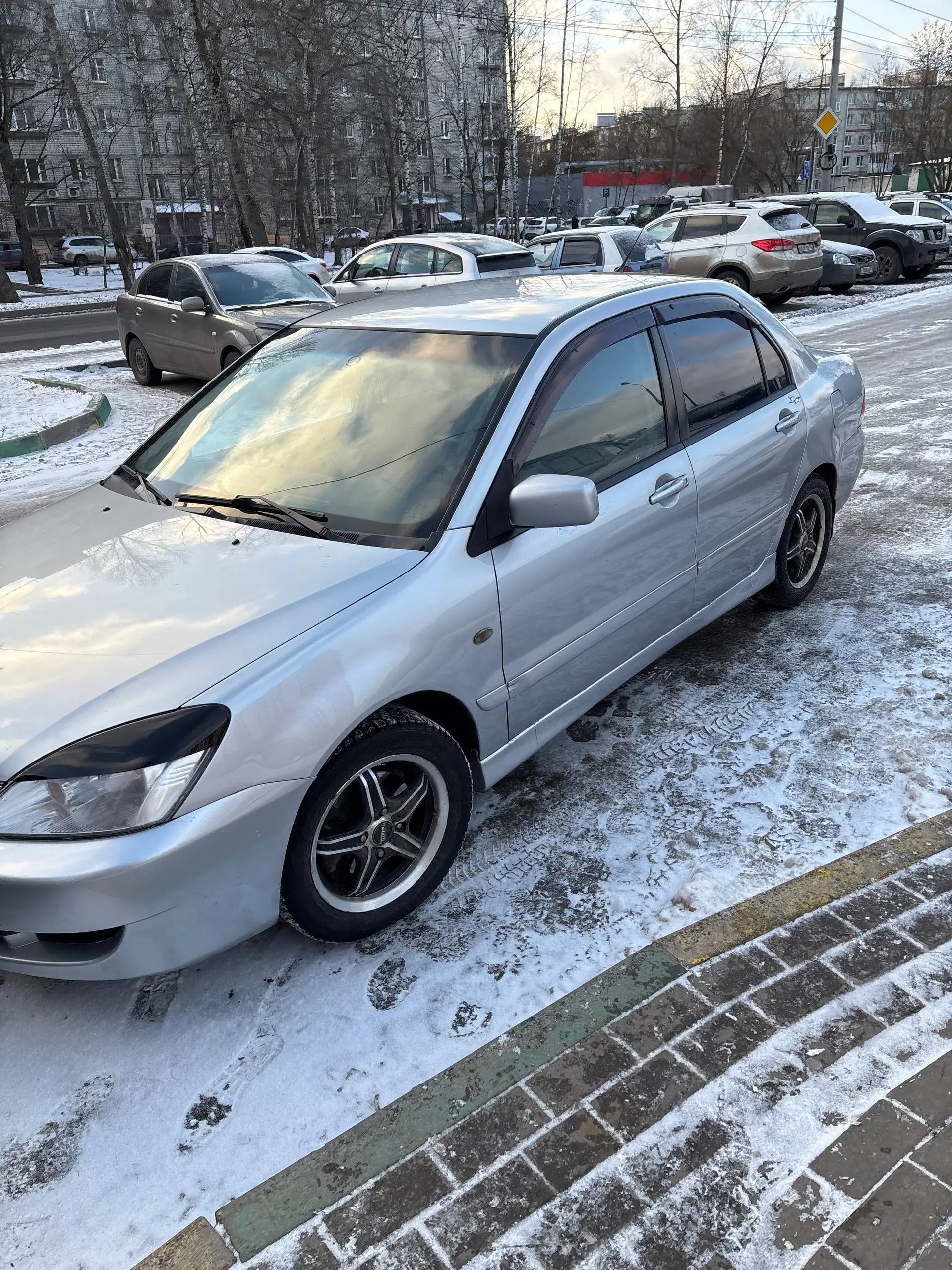 Продаю 2 пары дисков с резиной - Диски и шины (Авто) в Москва