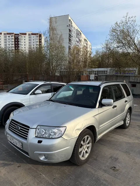 Subaru Forester 2005 и Lada Vesta SW Cross 2019 в продаже - частное объявление в Москва