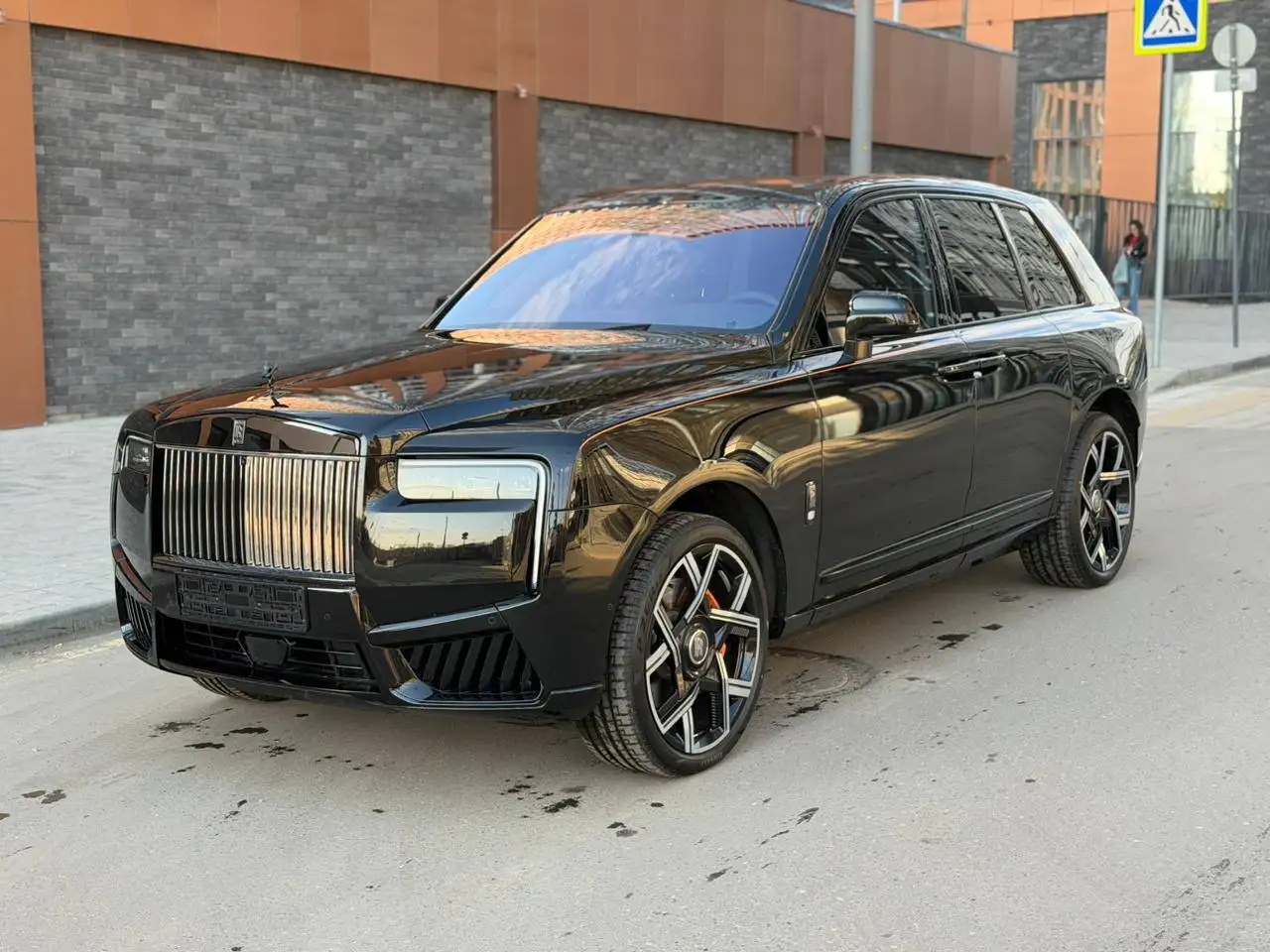 Rolls-Royce Cullinan Black Badge 2025 - Авто в Москва