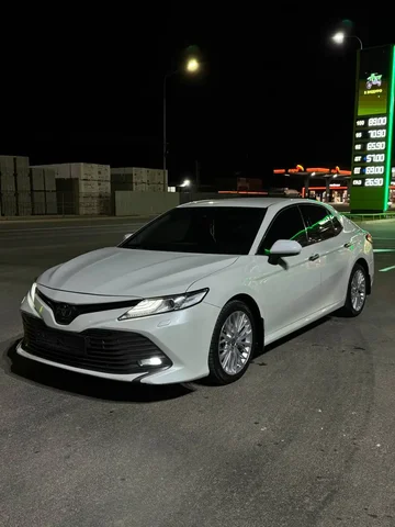 Toyota Camry VX70 2021 - Грузовые автомобили в Санкт-Петербург