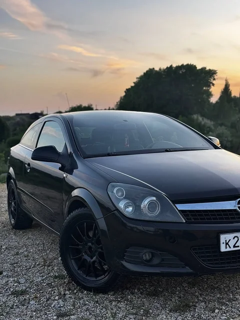 Продажа Opel Astra H GTC 2010 - Chevrolet Malibu в Москва