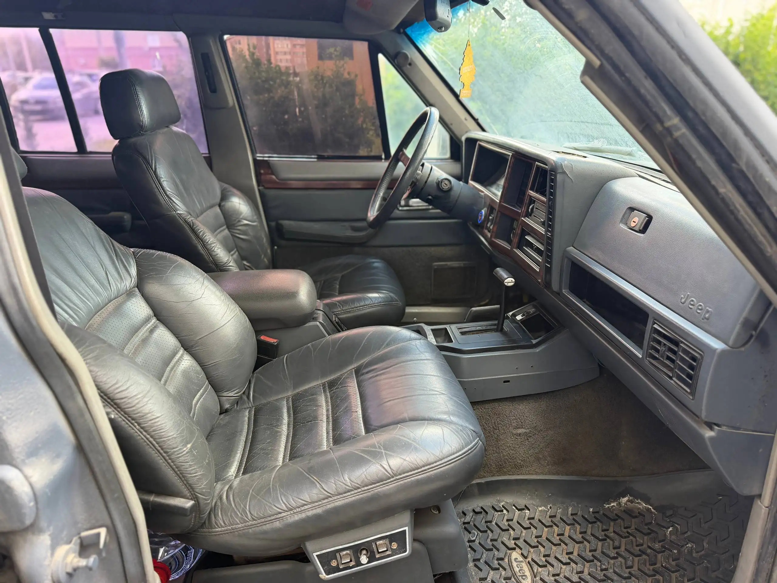 Jeep Cherokee 4.0 АКПП Запретка - Легковые автомобили (Авто) в Волгоград