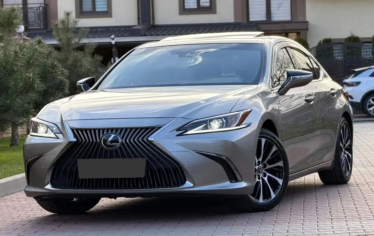 Lexus ES 250 2021 года - Авто в Москва