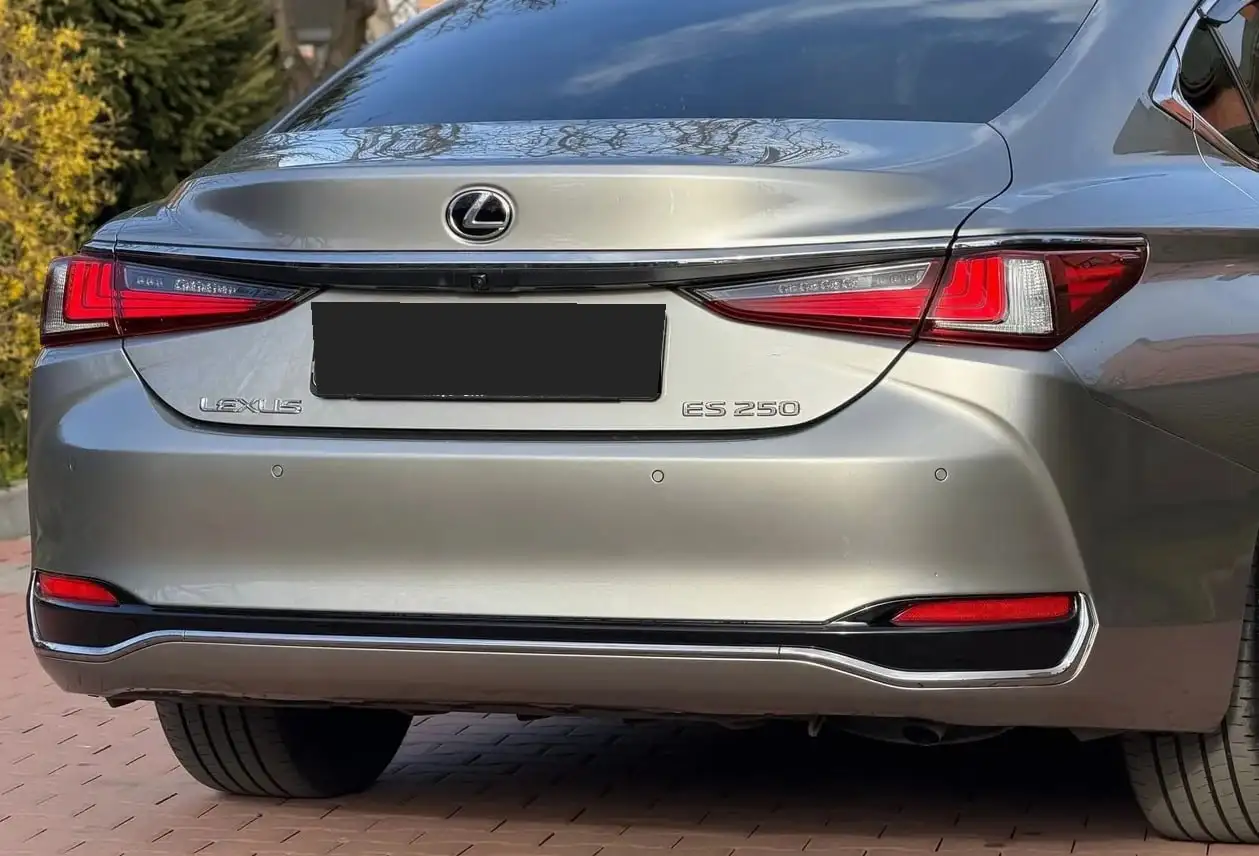 Lexus ES 250 2021 года - Авто в Москва