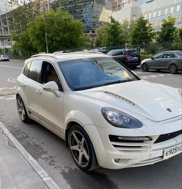 Porsche Cayenne S 2011 - Lada (ВАЗ) в Москва