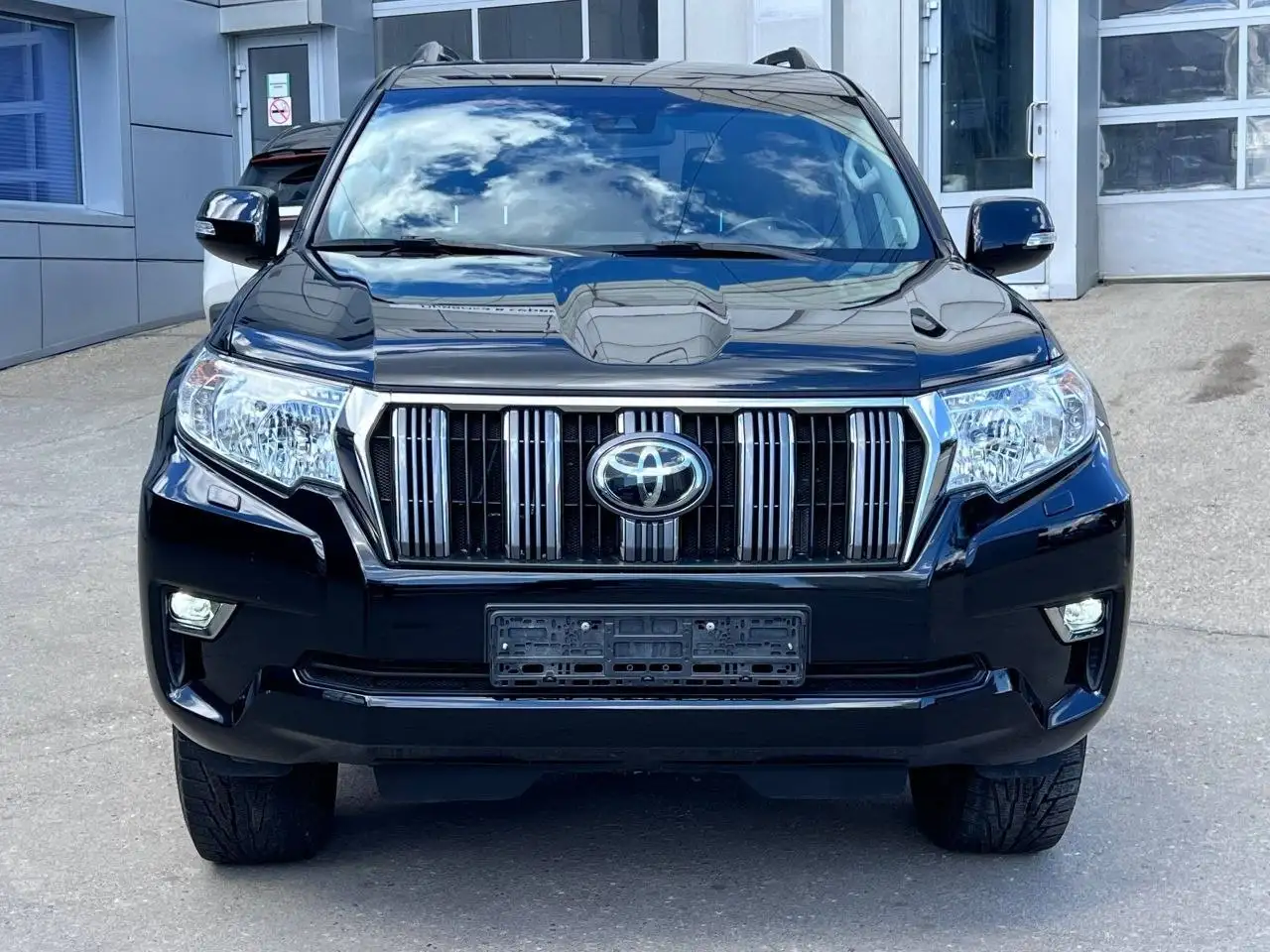 Toyota Land Cruiser Prado 2022 - Внедорожник (Авто) в Москва