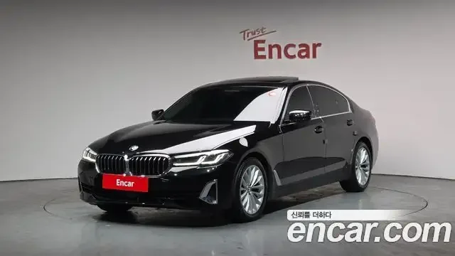 BMW 5-Series 520i Luxury 2023 - Минивэн в Москва