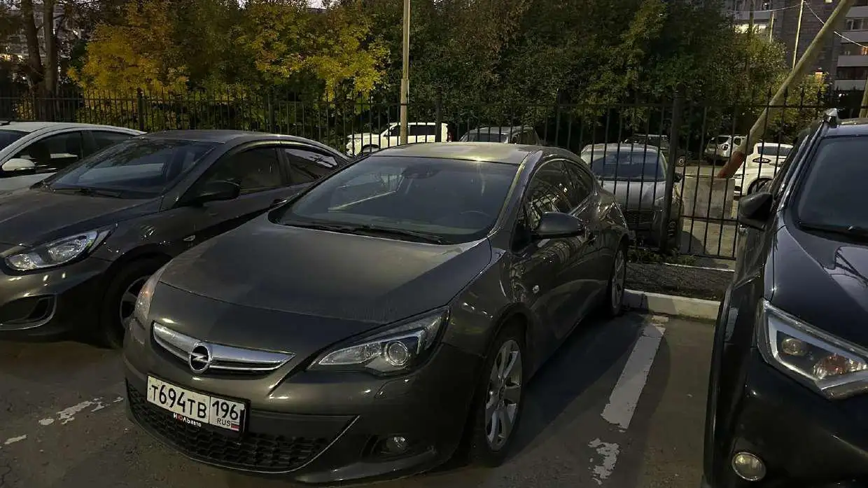 OPEL ASTRA, 2011 на торгах по банкротству - Легковые автомобили (Авто) в Неизвестно