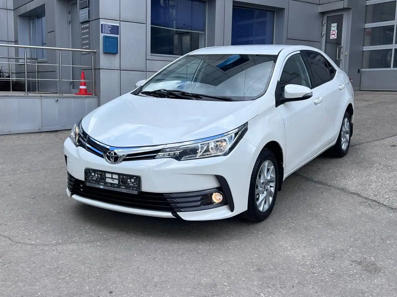 Тойота Королла 2016 1.6 автомат - Авто в Саратов