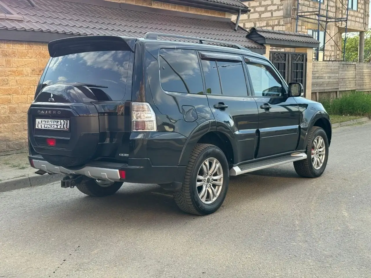 Mitsubishi Pajero-IV 2014 Рестайлинг - Внедорожники (Авто) в Москва