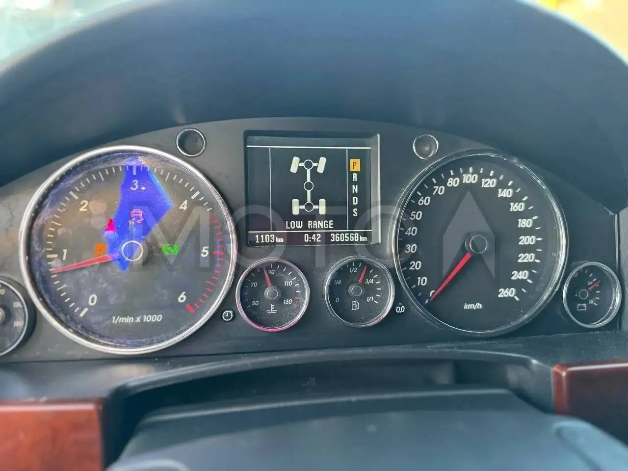 Volkswagen Touareg 2005 на торгах по банкротству - Авто в Неизвестно