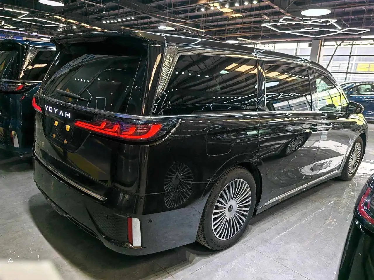 Voyah Dream 2024 с пробегом 14000 - Авто в Москва