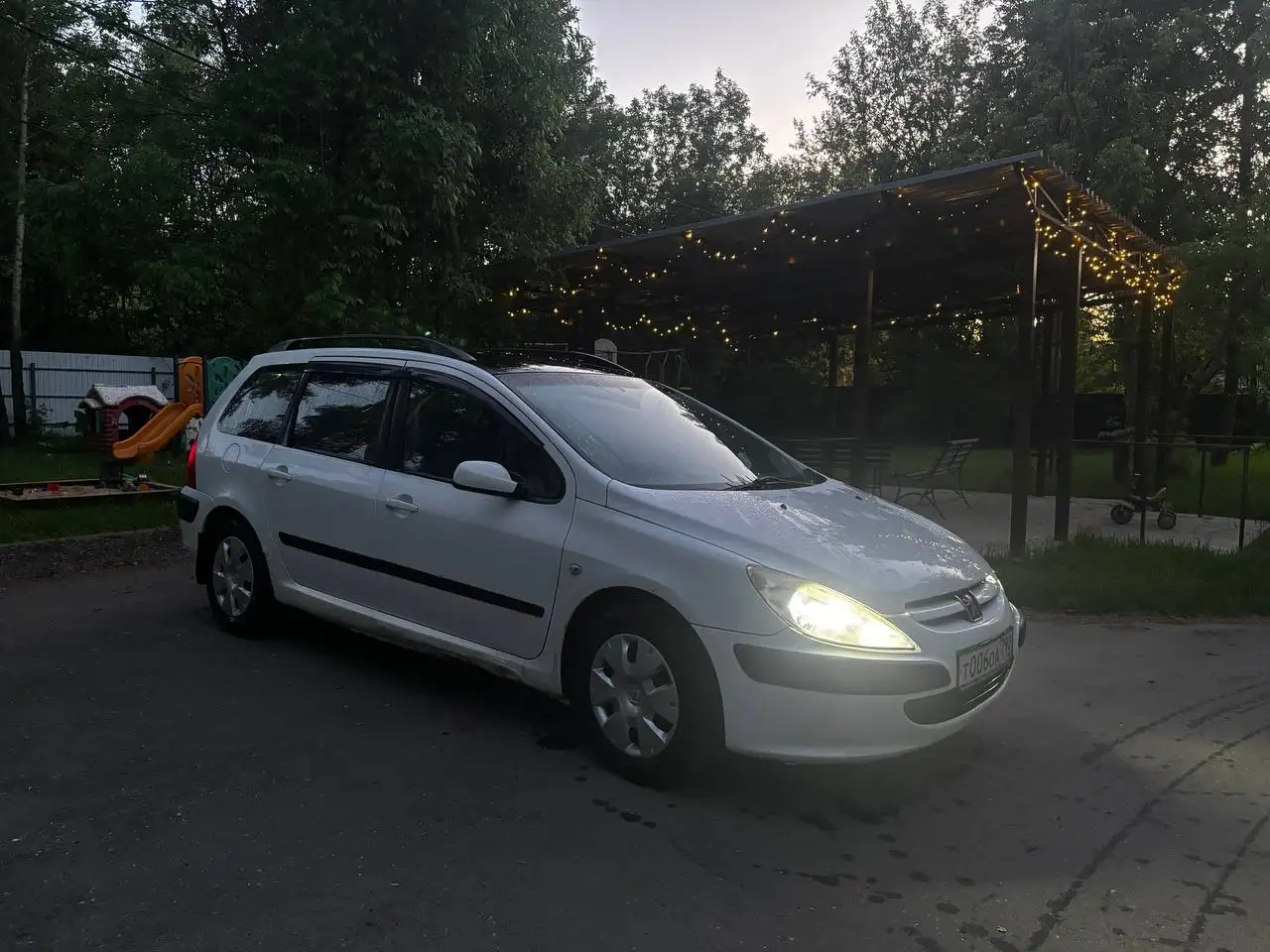 Пежо 307 2003 год на ходу, с газом - Легковые автомобили (Авто) в Москва