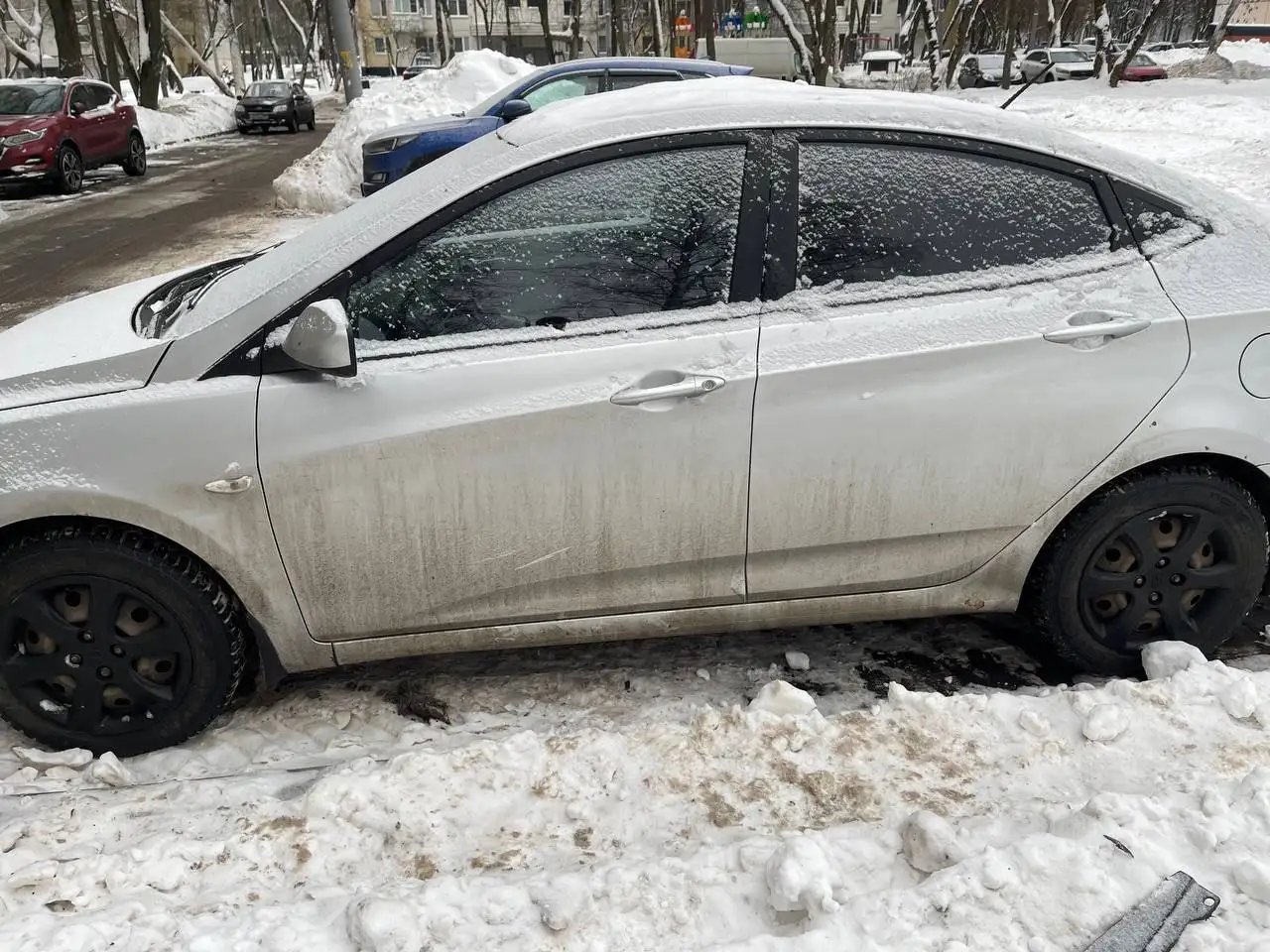 HYUNDAI SOLARIS, 2011 б/у с торгов по банкротству - Легковые автомобили (Авто) в Москва