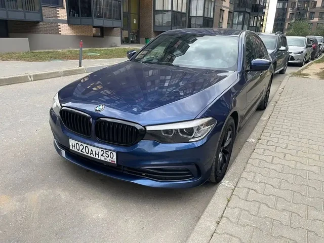 BMW 5-SERIES, 2019 с торгов по банкротству - Грузовики в Неизвестно