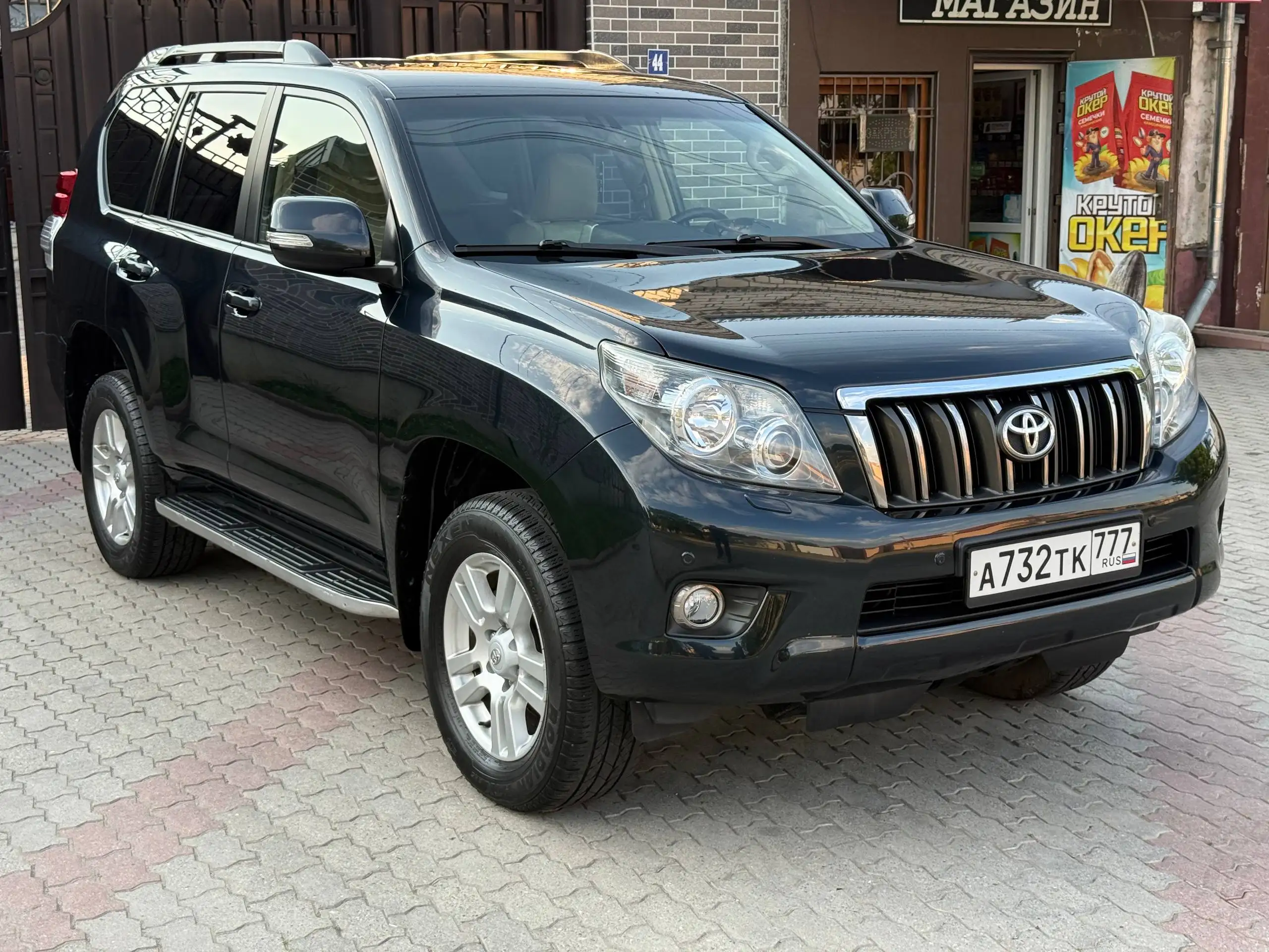 Toyota Land Cruiser Prado 2010 4.0 (газ) 250000 км - Легковые автомобили (Авто) в Москва