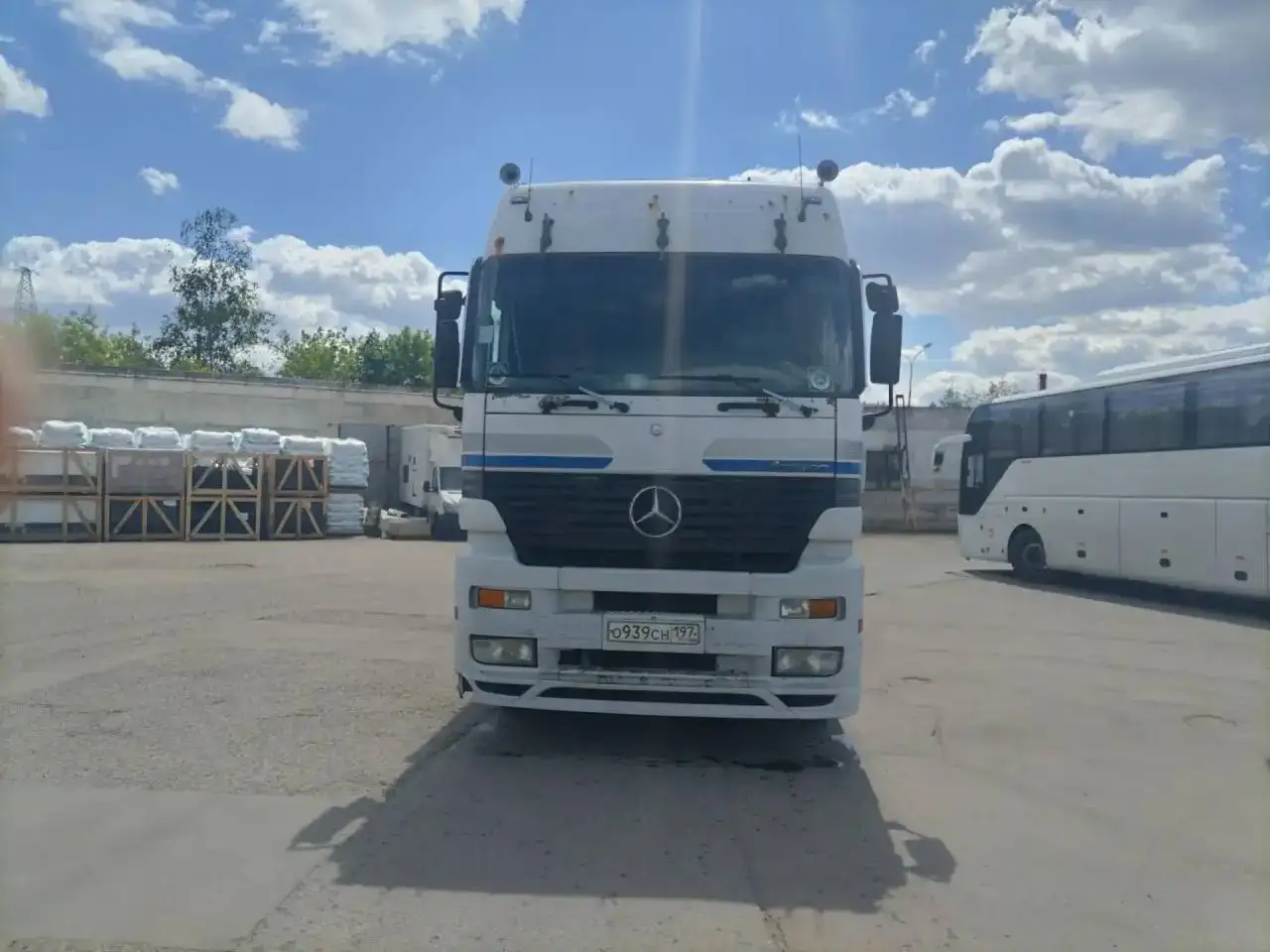 Mercedes Benz Актрос 2543 2002 - Грузовики (Авто) в Москва