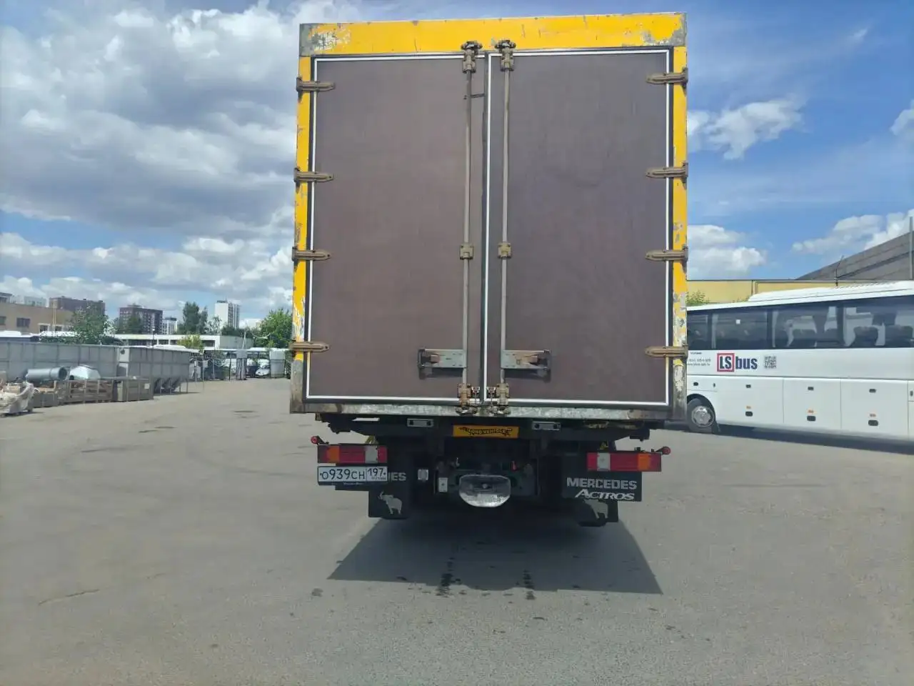 Mercedes Benz Актрос 2543 2002 - Грузовики (Авто) в Москва