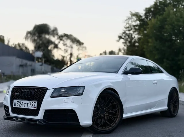 Audi RS5 2011 Спорткар в отличном состоянии - Запчасти и аксессуары в Москва