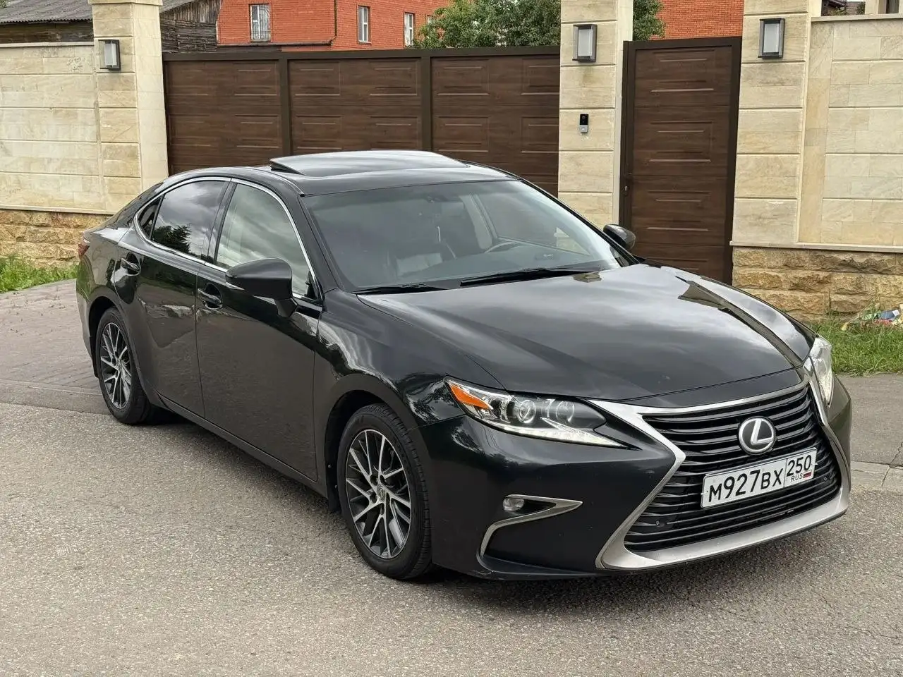 LEXUS ES200 2015г.в. - Легковые автомобили (Авто) в Москва