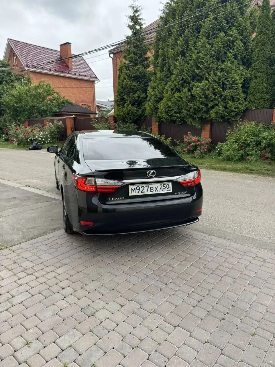 LEXUS ES200 2015г.в. - Легковые автомобили (Авто) в Москва