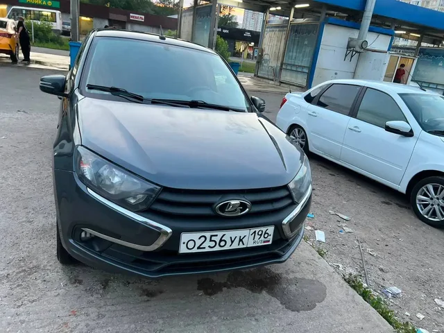 Лада Гранта, 2 владелец, обслужена - Авто в Москва