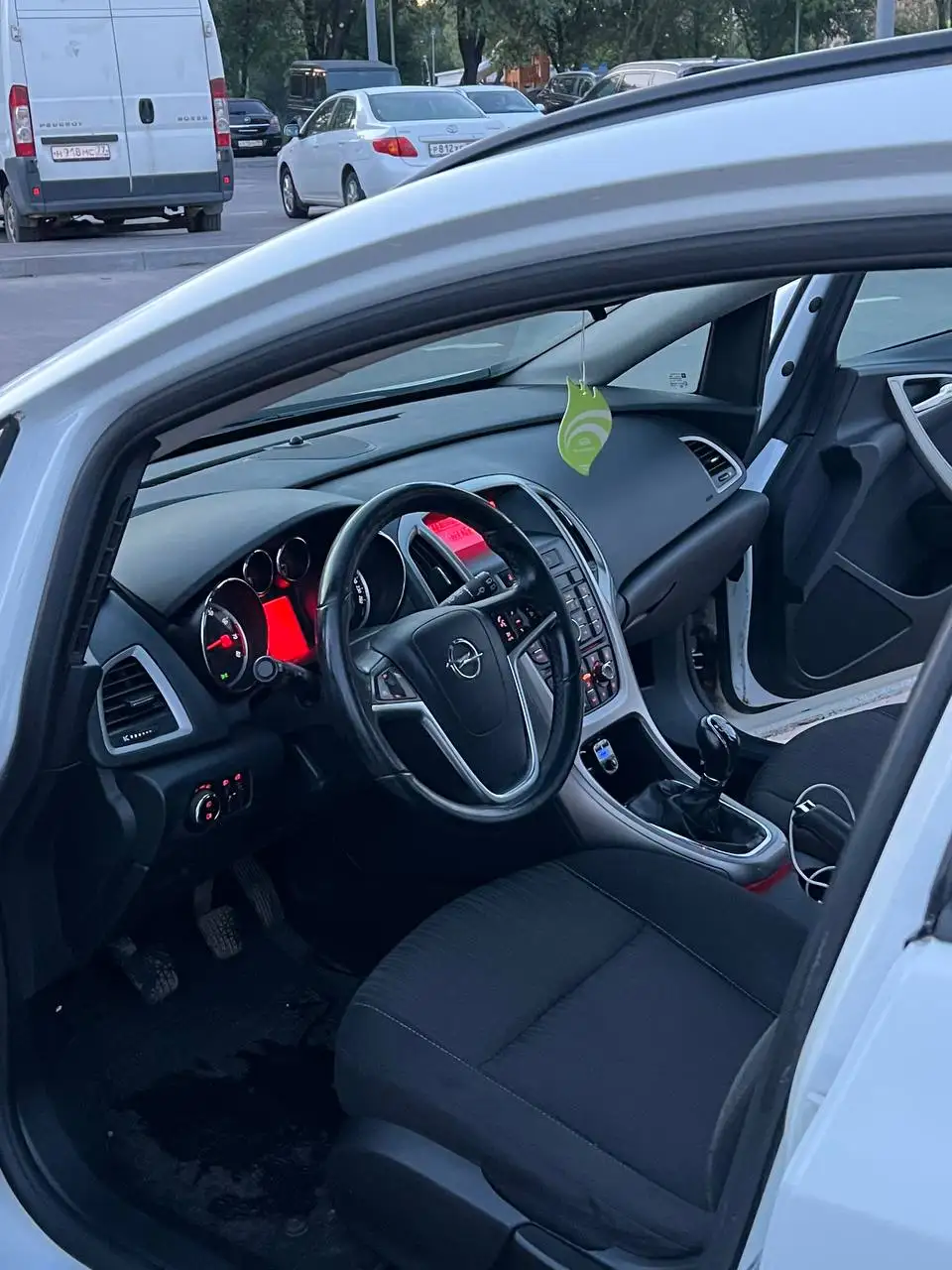 Продажа Opel Astra J 2011 - Легковые автомобили (Авто) в Москва