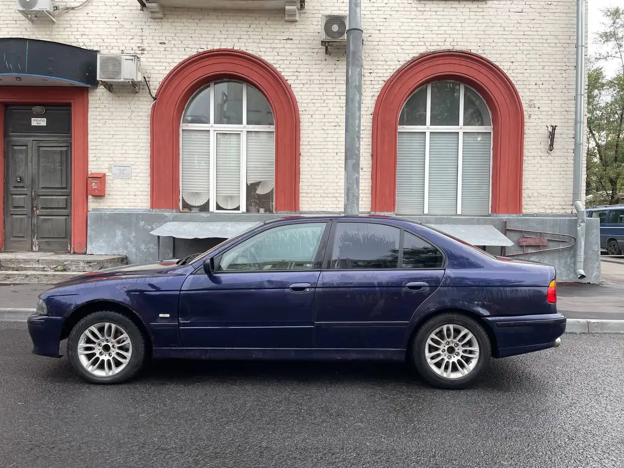 BMW 5 E39 2.5 AT - Цена на авто (Авто) в Москва