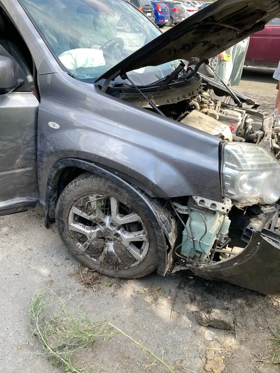 Nissan X-Trail 2011, 2.0 CVT, после ДТП, битый - Авто в Екатеринбург