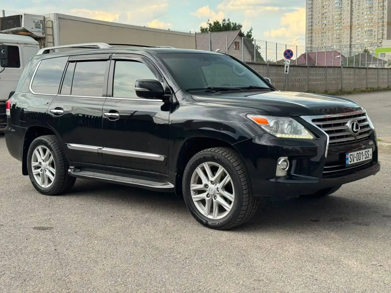 LEXUS LX570 2013 года, честный грузинский учет - Авто в Москва