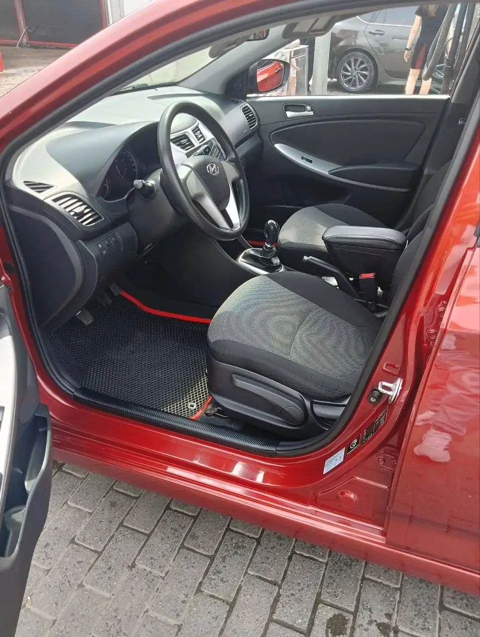 Hyundai Solaris 2014, 1.4 MT, 197300 км - Легковые автомобили (Авто) в Москва