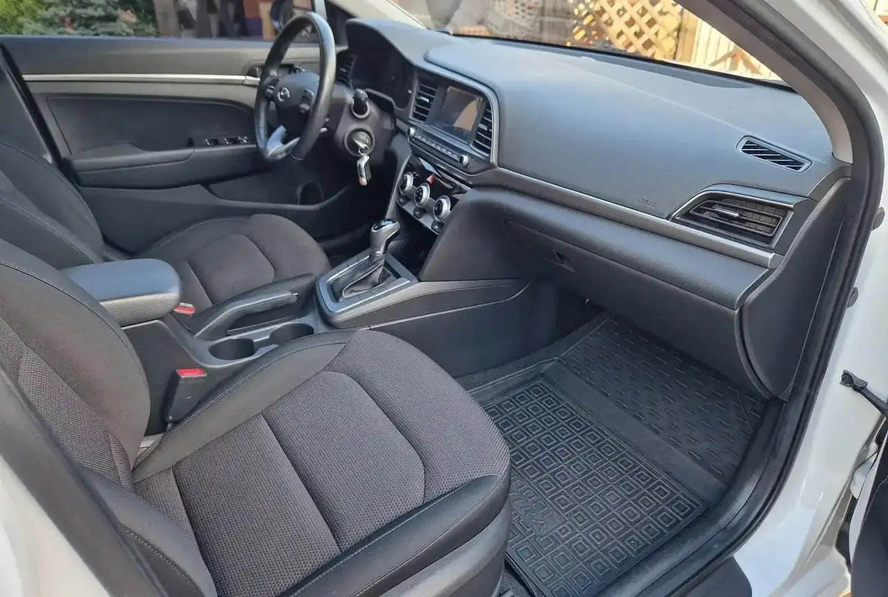 Hyundai Elantra 2019 - Легковые автомобили (Авто) в Москва