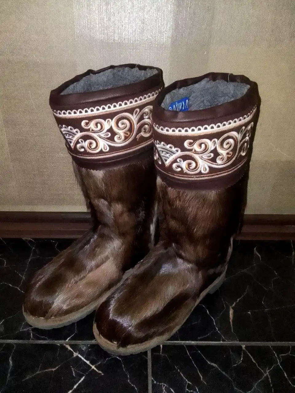 Продам женские унты из камуса - частное объявление в Иркутск