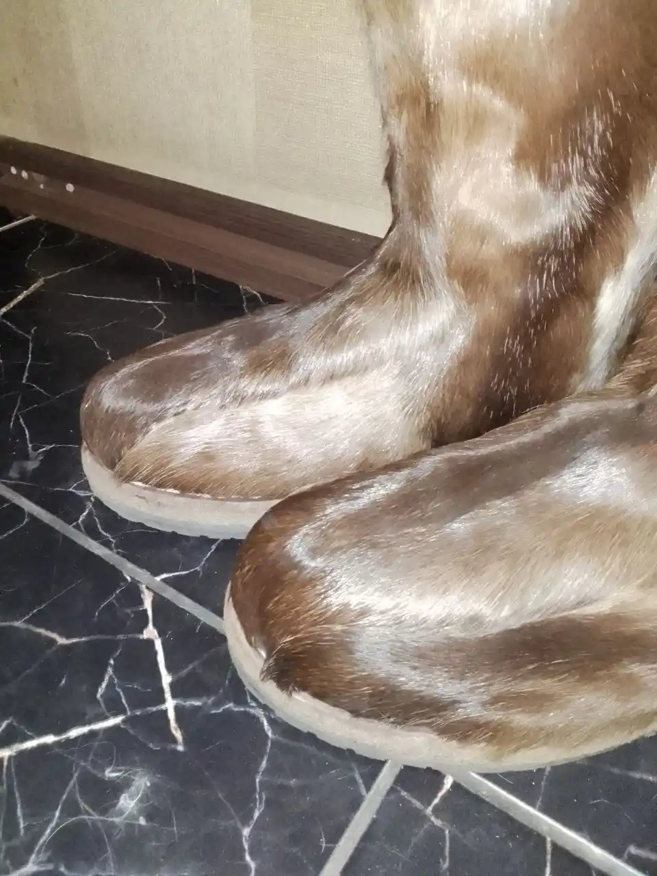 Продам женские унты из камуса