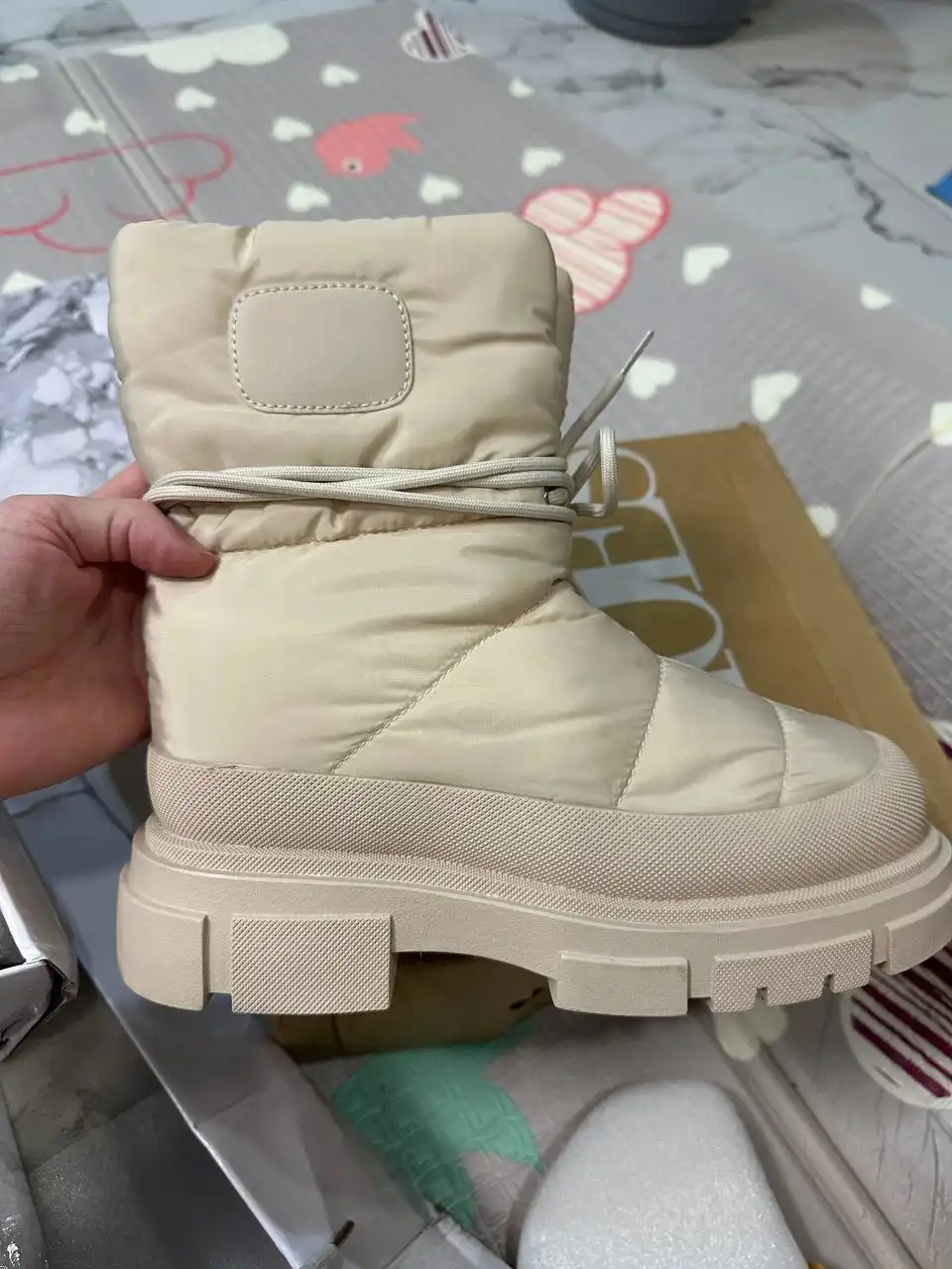 Зимние кроссовки и дутики