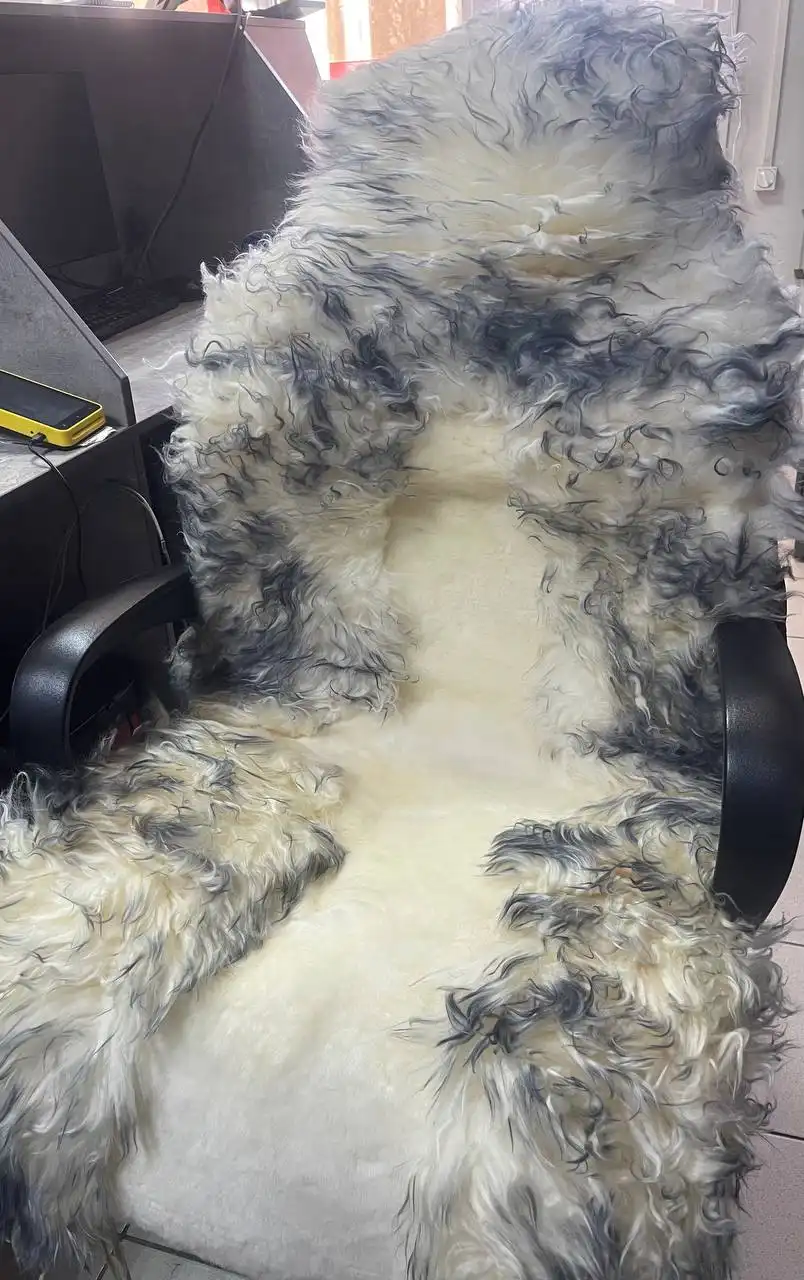 Продам чехлы из натурального меха на передние сиденья автомобиля