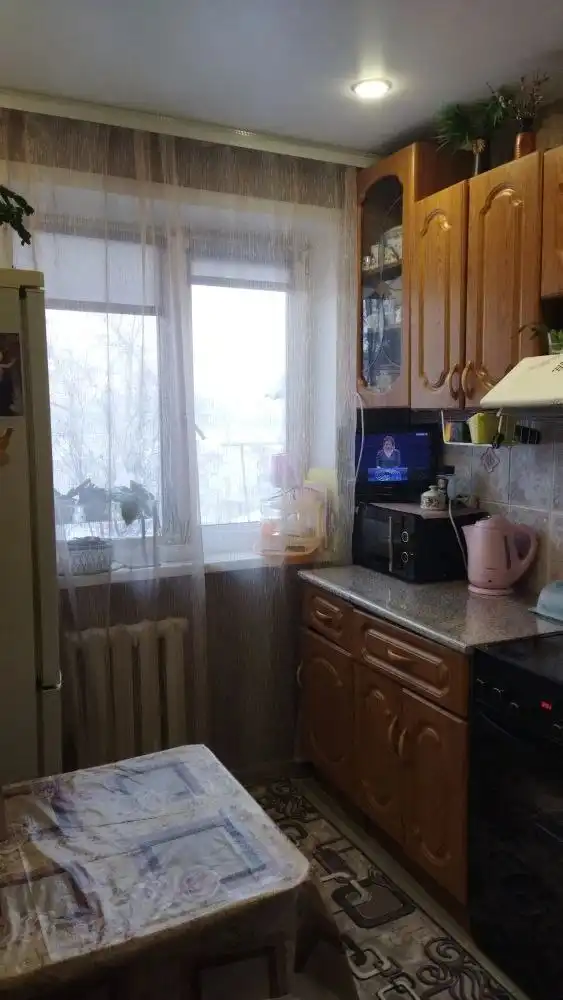 Сдача комнаты 18 кв.м в 3-комнатной квартире на Маршала Конева 72 - Аренда комнат (Недвижимость) в Иркутск