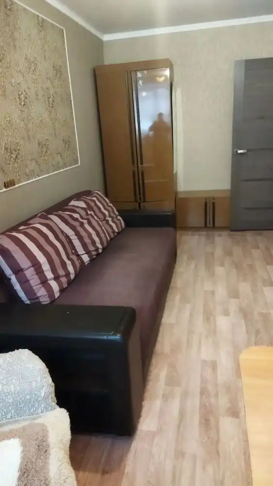 Сдам комнату 18 кв.м в 3-х комнатной квартире на Маршала Конева 72 - Аренда комнат (Недвижимость) в Иркутск