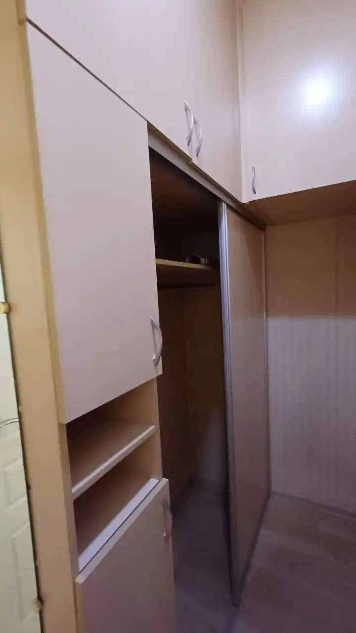 Продам шкаф-купе бежевый - Мебель (Для дома и дачи) в Иркутск